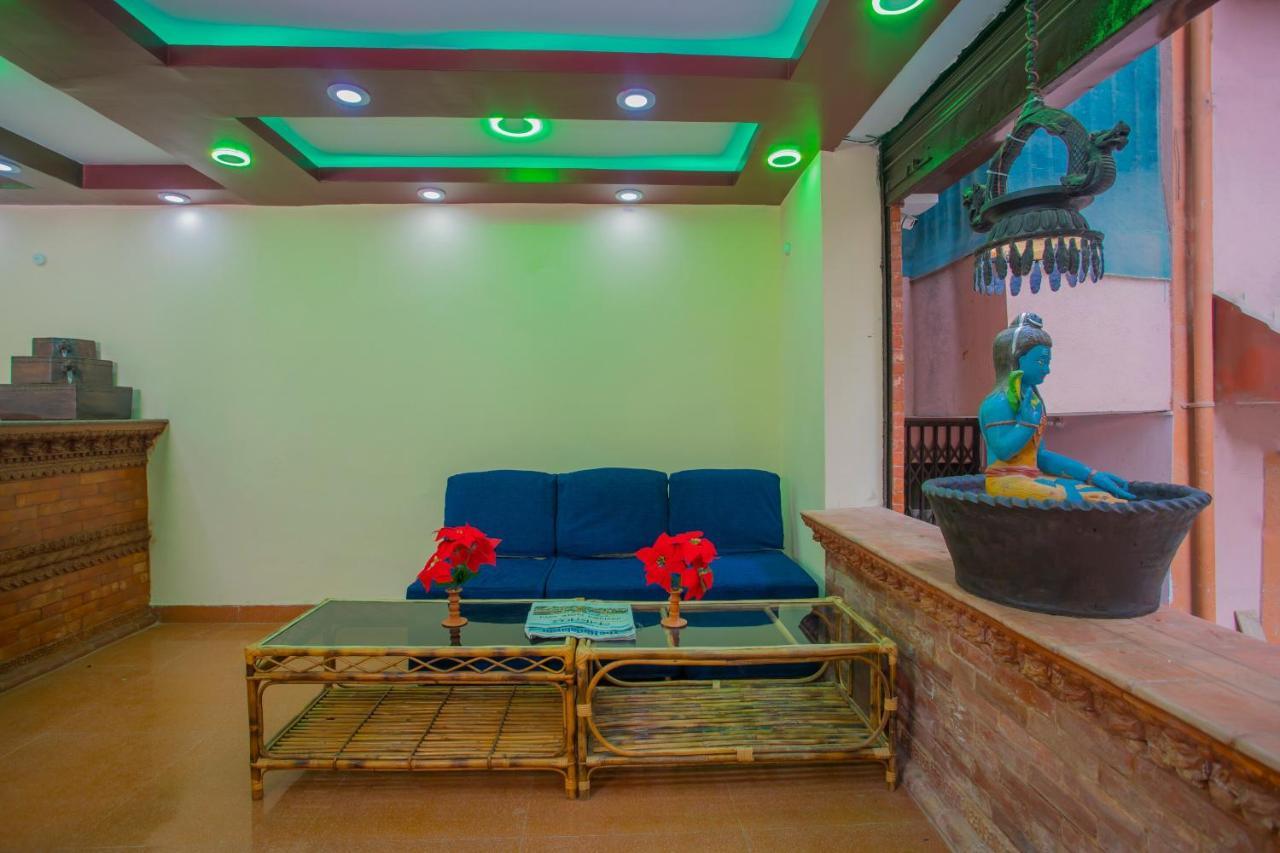 Oyo Hotel Antique Kutty Kathmandu Esterno foto